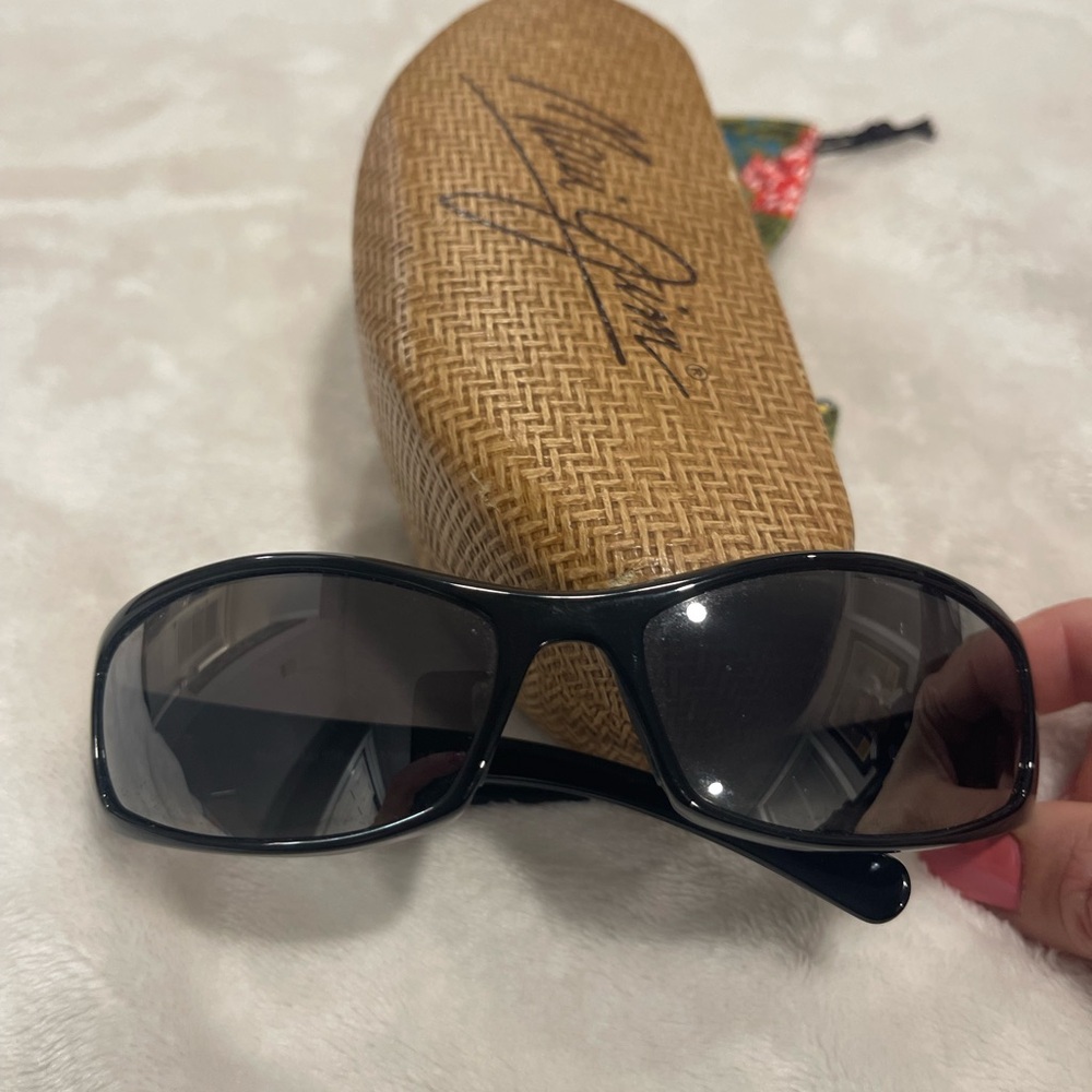 Maui Jim Black Sunglasses with Woven Case